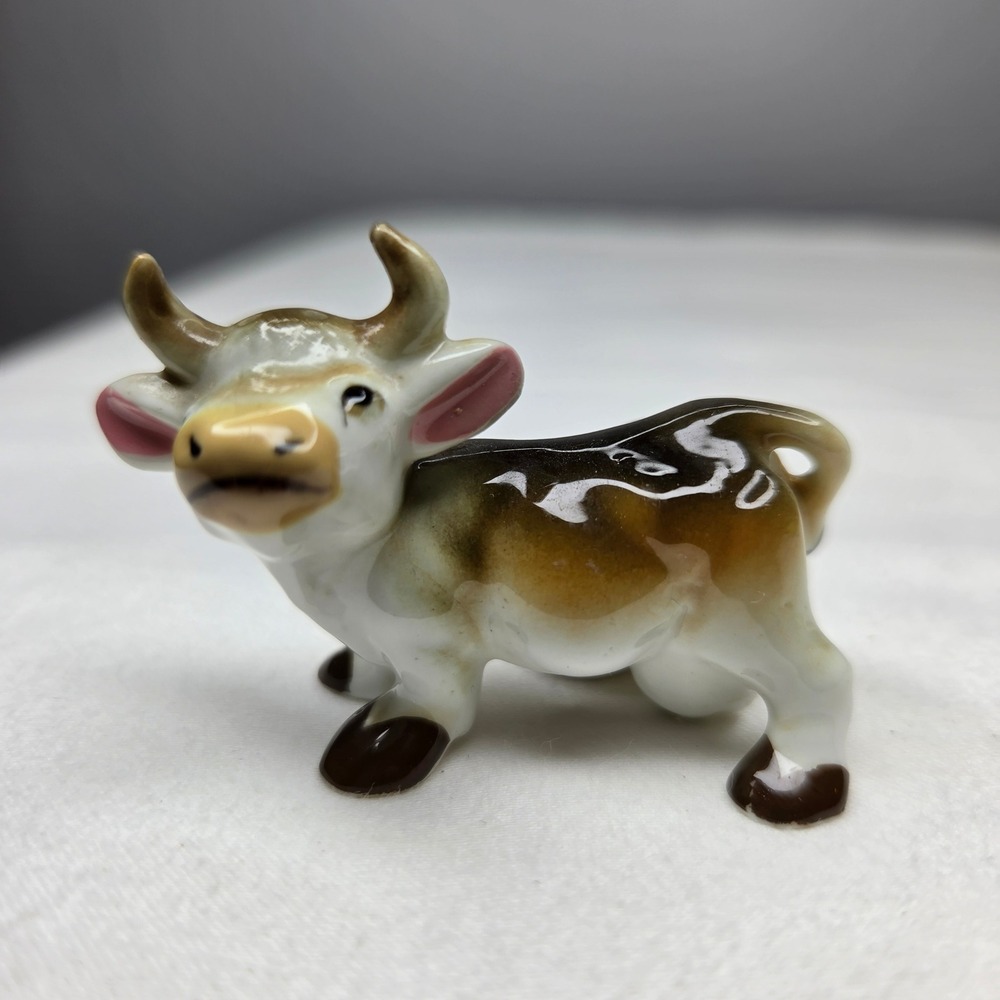 Vtg Japan Miniature Porcelain Cow Salt or Pepper Shaker Brown White Glazed 2"